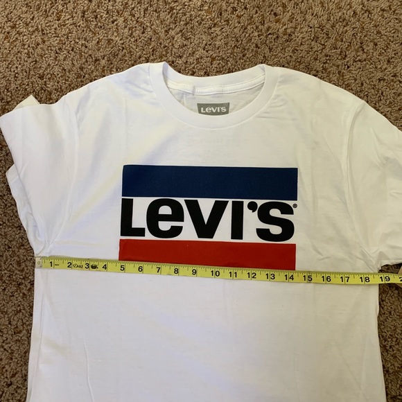 NWT. Levi’s Sportswear Logo Graphic Tee - Picture 4 of 8